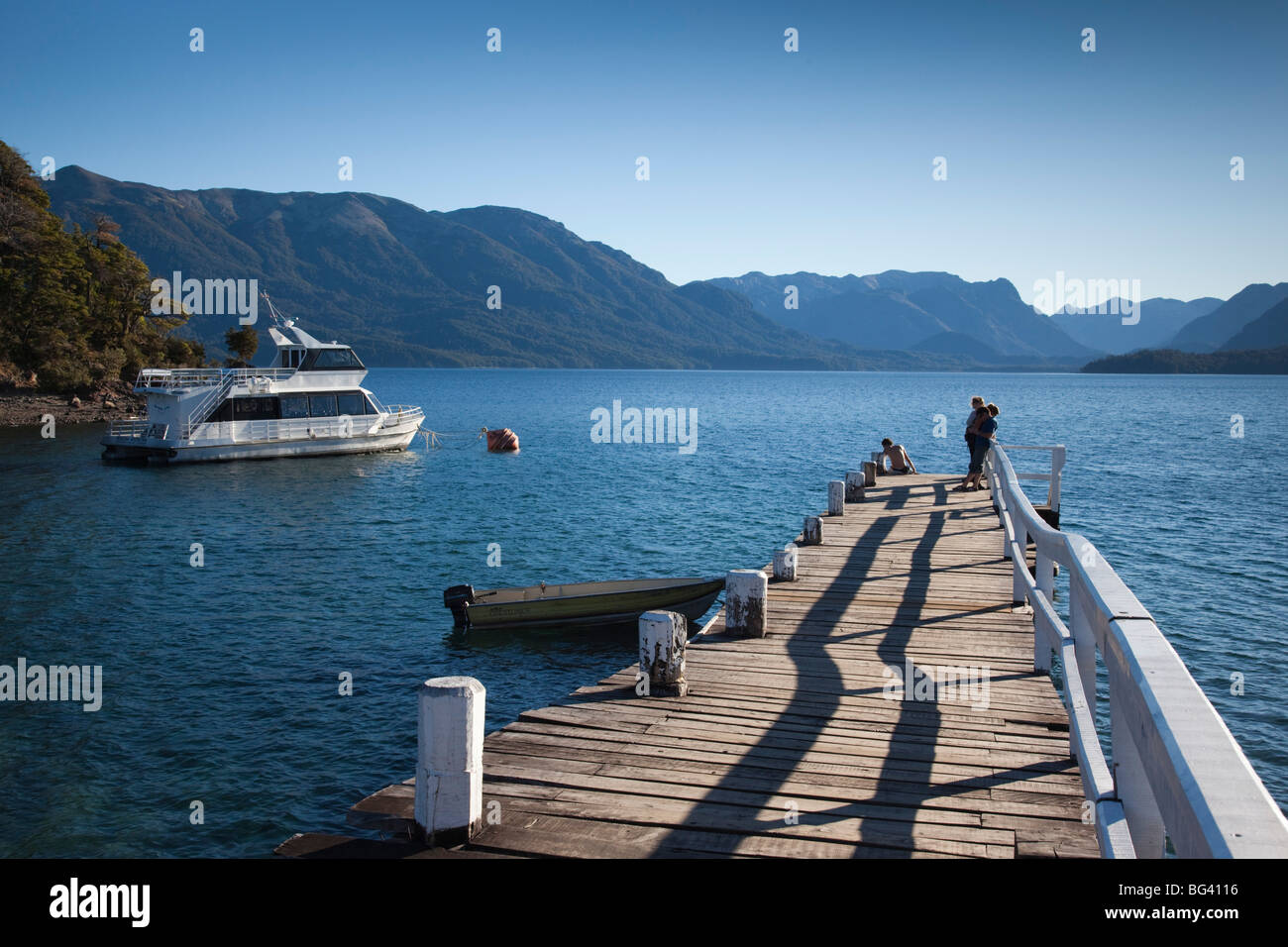 Argentina NEUQUEN Provincia, Lake District, strada dei sette laghi, Villa La Angostura, Lago Nahuel Huapi, pier, Brava Bay Foto Stock