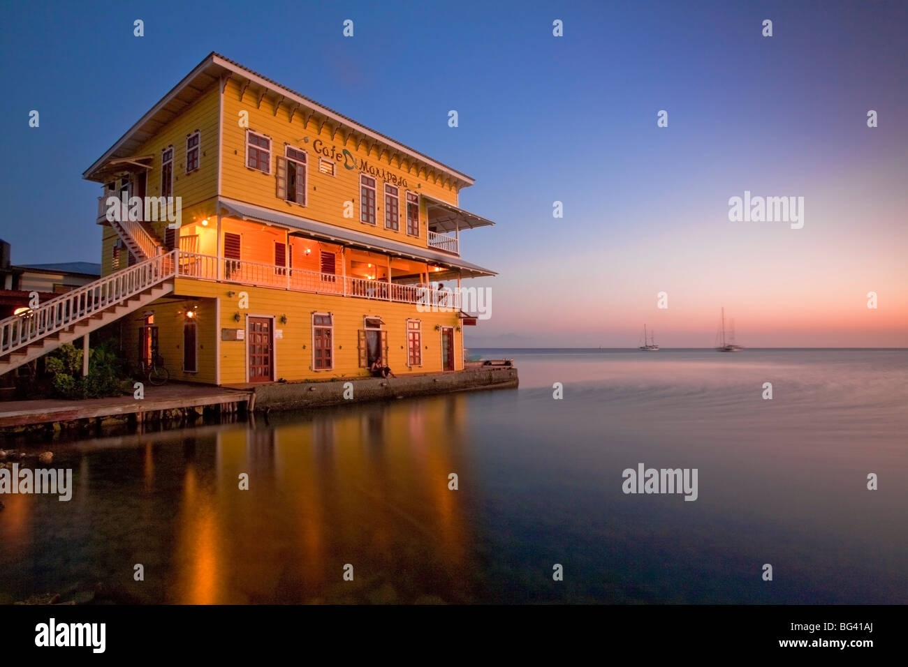 Honduras, isole di Bay, Utila, Cafe Mariposa Foto Stock