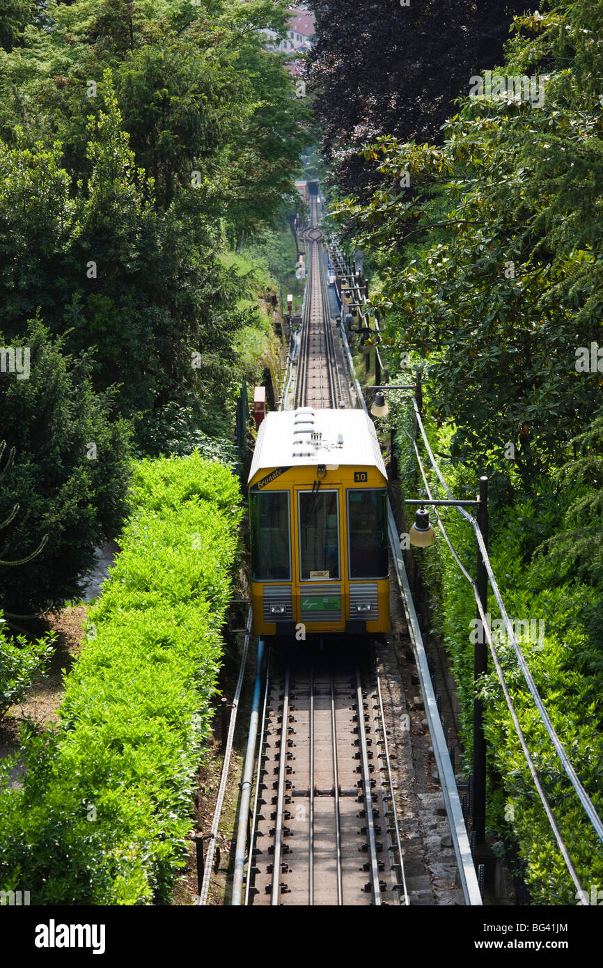 L'Italia, Lombardia, regione dei laghi, Lago di Como, Brunate, Como-Brunate Funicolare tram Foto Stock