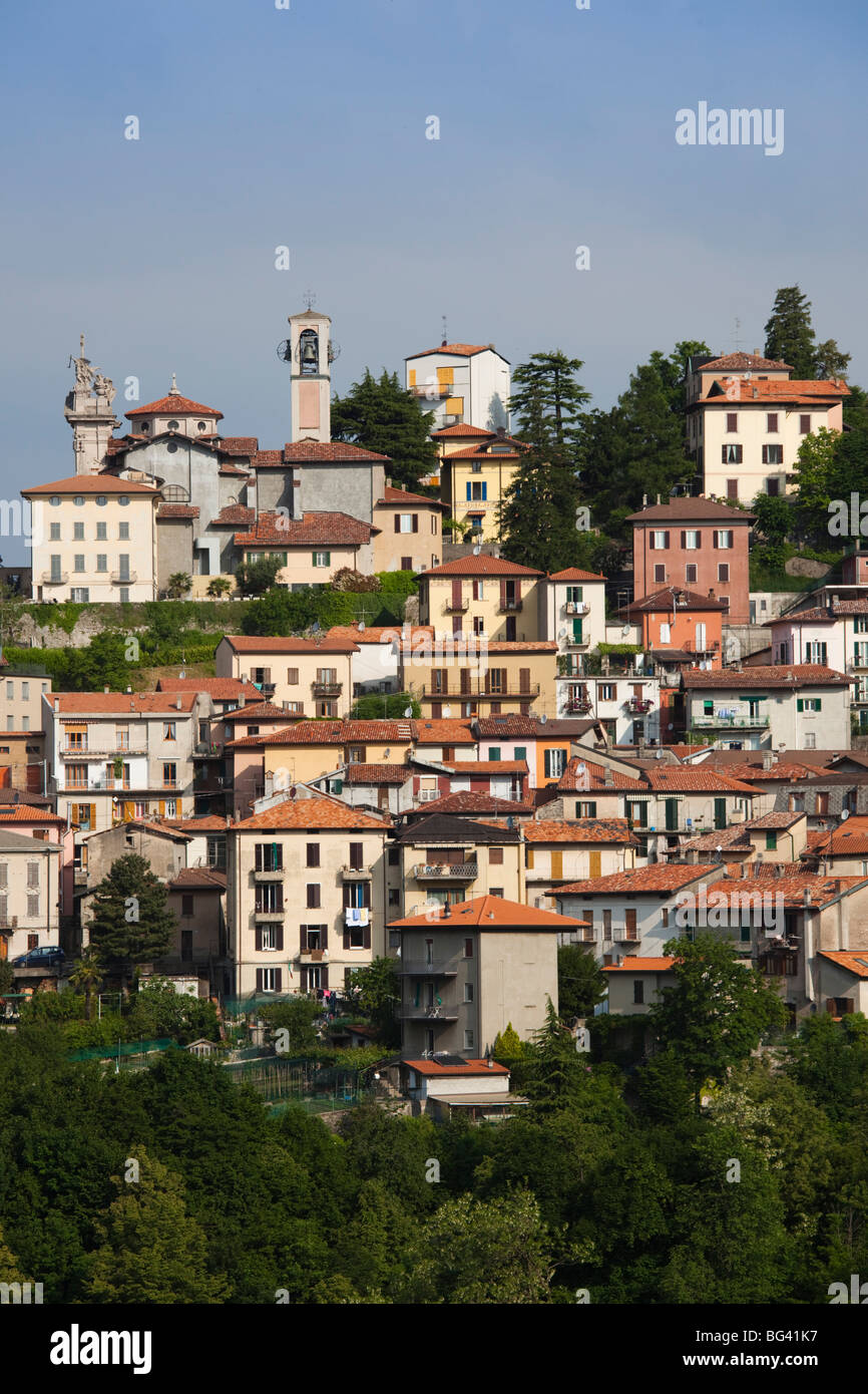 L'Italia, Lombardia, regione dei laghi, Lago di Como, Brunate, vista città Foto Stock