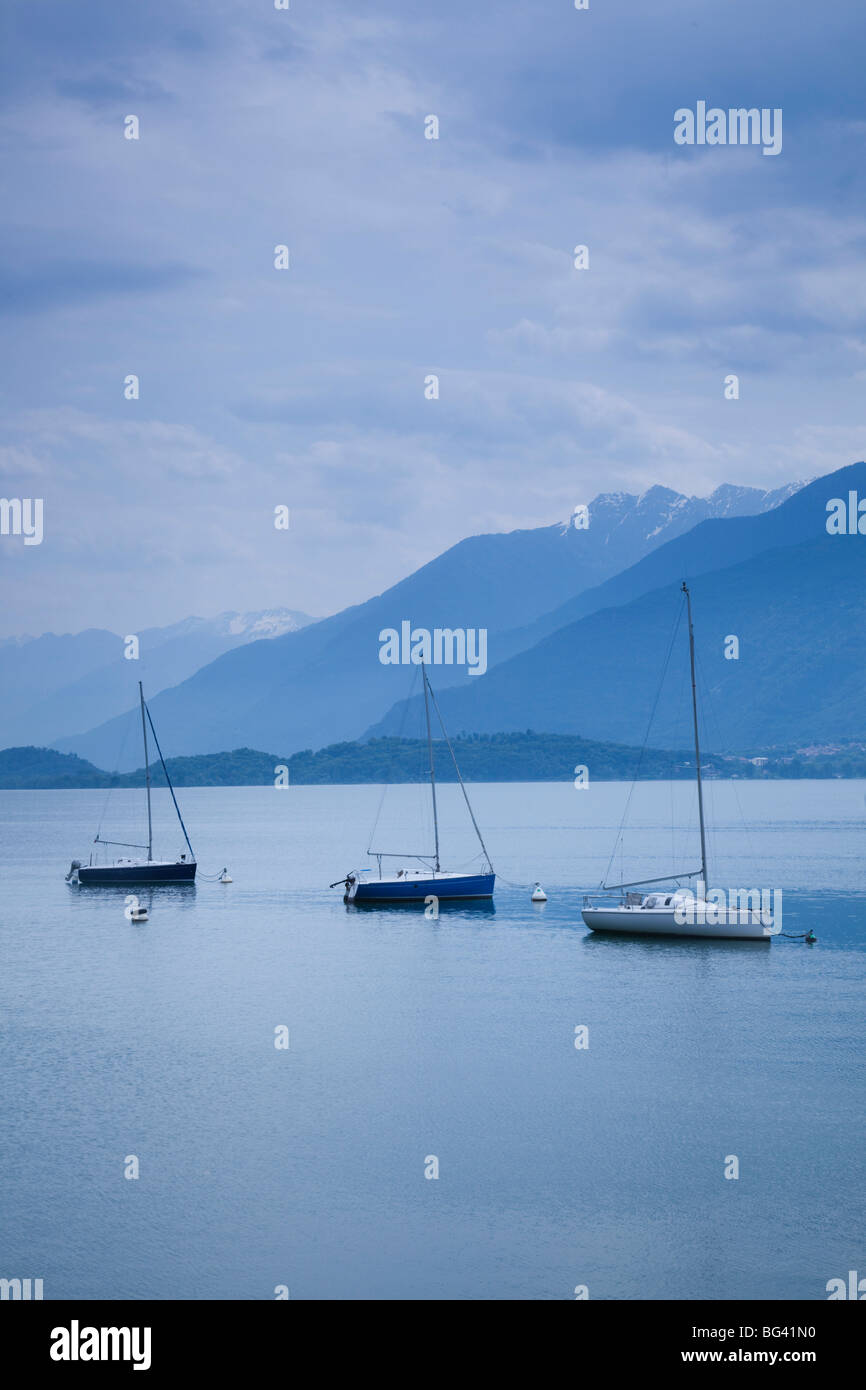 L'Italia, Lombardia, regione dei laghi, Lago di Como, Gravedona, sul lago e sulle montagne, nel nord del Lago di Como Foto Stock