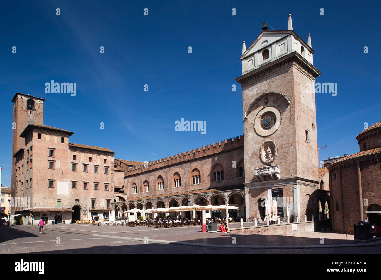 L'Italia, Lombardia, Mantova, Piazza Broletto, Palazzo Broletto e itinerari segreti di Palazzo Ducale Foto Stock