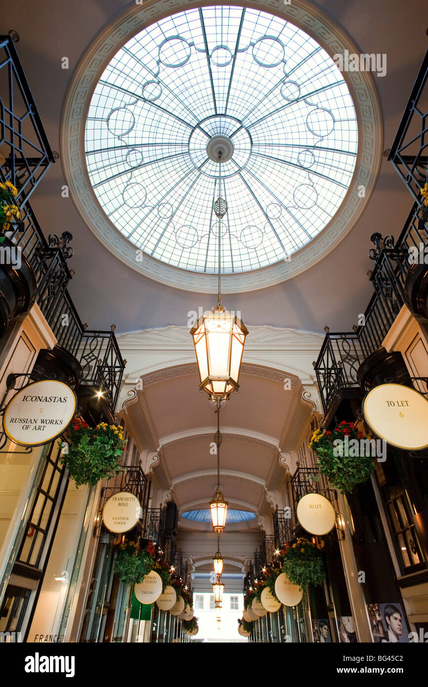 Inghilterra, Londra, Piccadilly, Piccadilly Arcade Foto Stock