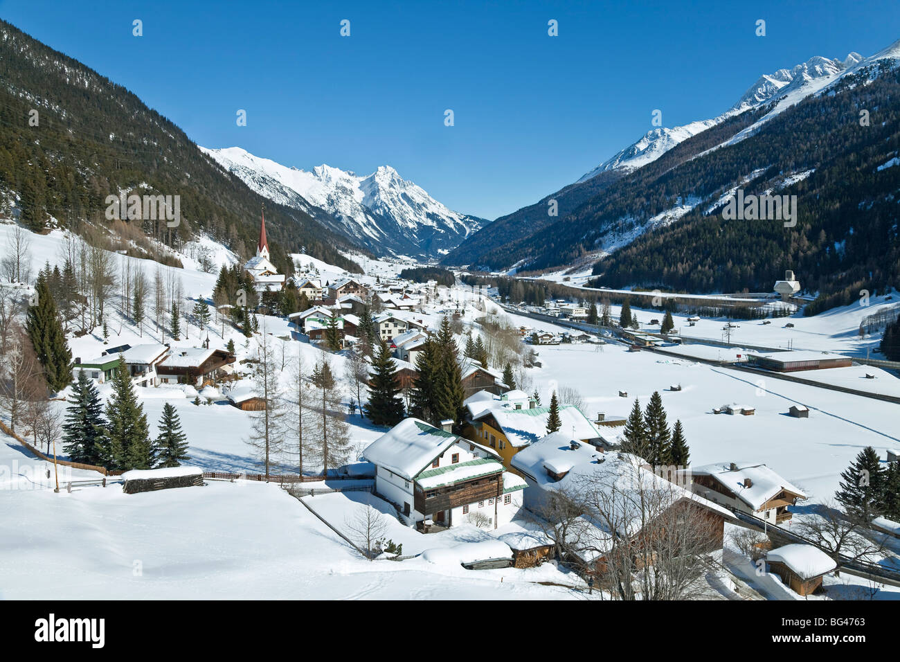 Austria, Tirolo, st Jakob villaggio vicino St. Anton am Arlberg Foto Stock