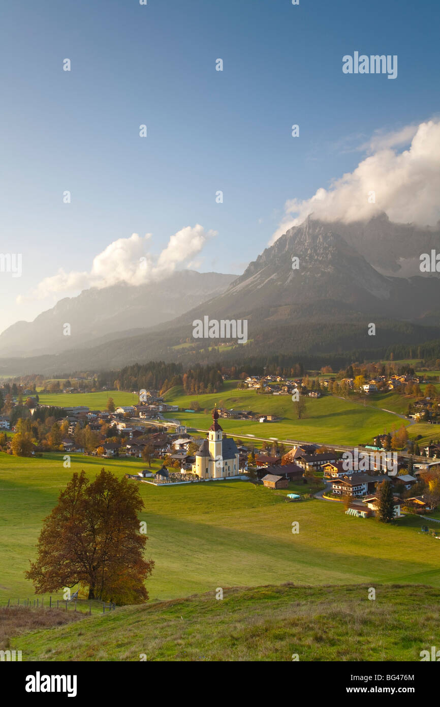 Andando, montagne di Wilder Kaiser, Tirolo, Austria Foto Stock
