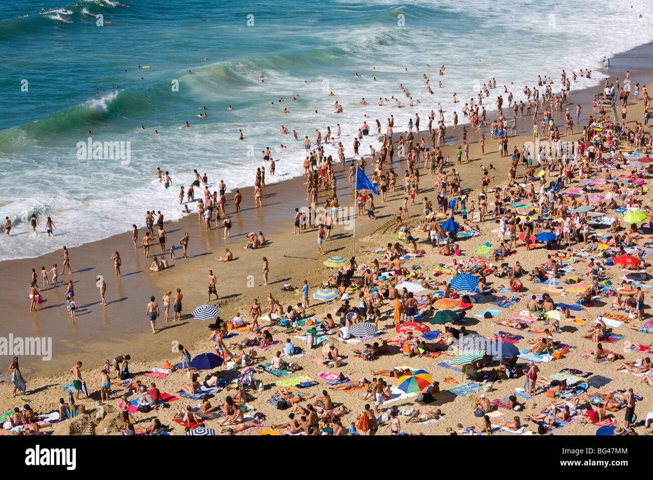 I bagnanti, Grande Plage, Biarritz, Pirenei Atlantiques, Aquitaine, Francia Foto Stock