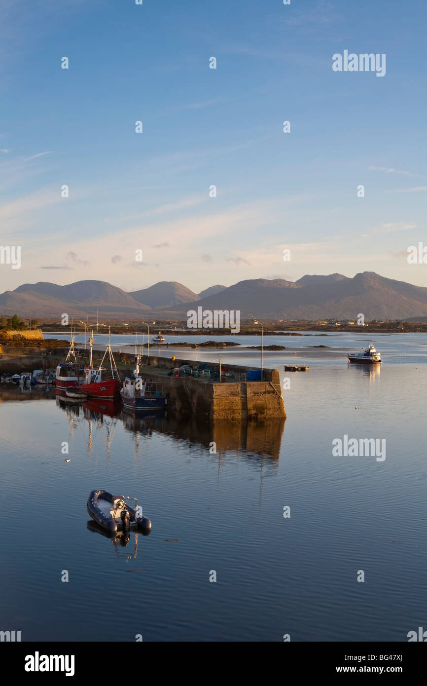 Roundstone Harbour, Connemara, Co. Galway, Irlanda Foto Stock