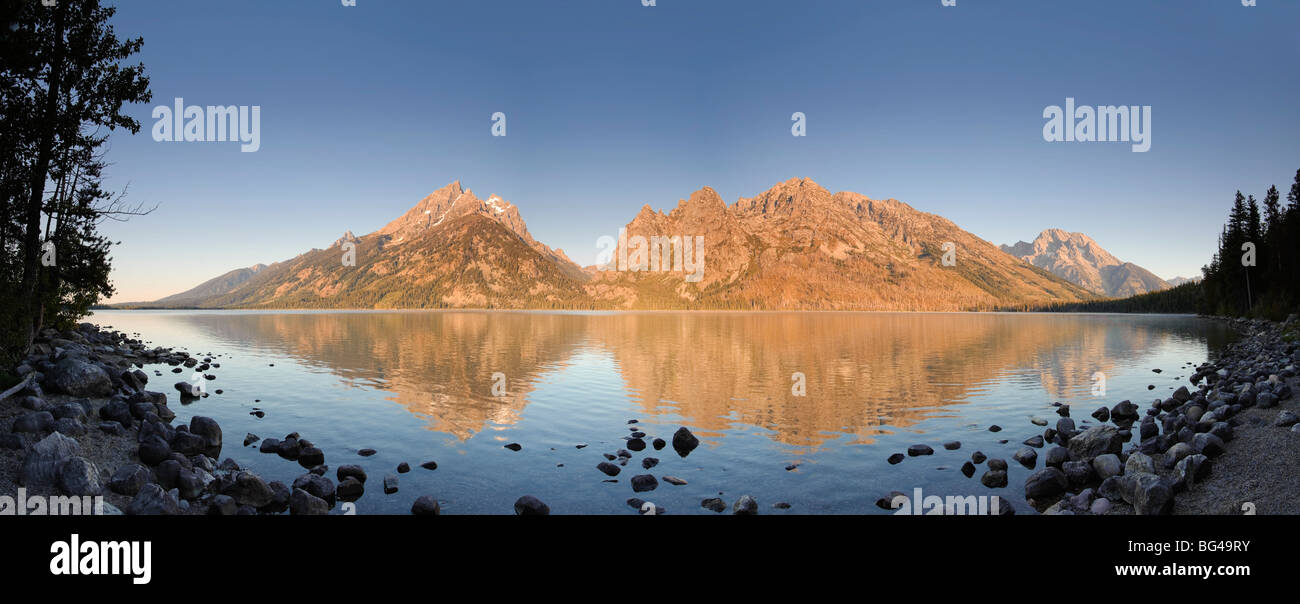 Lake Jenny e Teton Mountain Range, il Parco Nazionale del Grand Teton, Wyoming USA Foto Stock