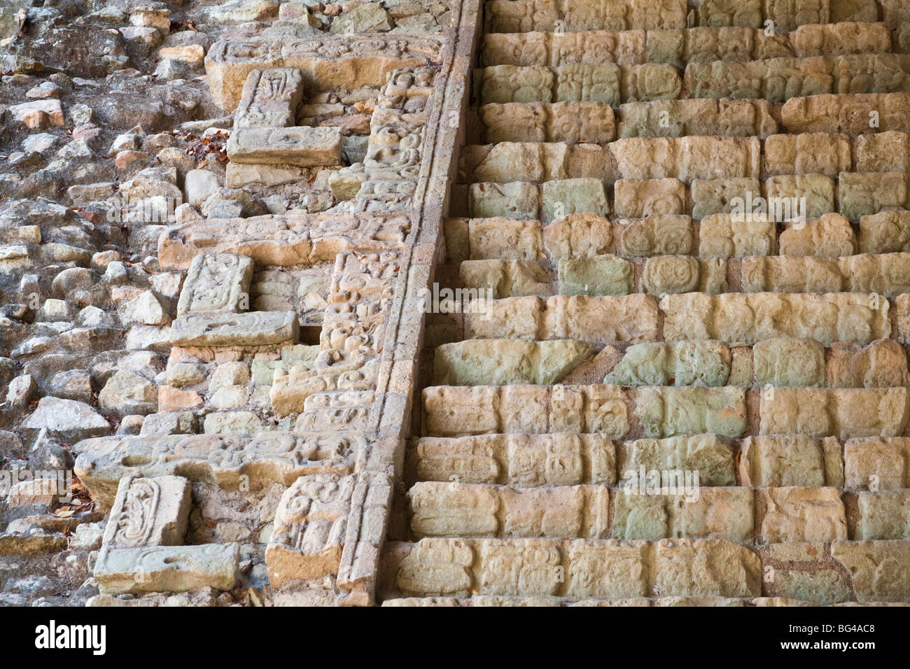 Honduras, Copan Ruinas, Copan rovine, Central Plaza, palla, ANNUNCIO 731 e scala geroglifica Foto Stock