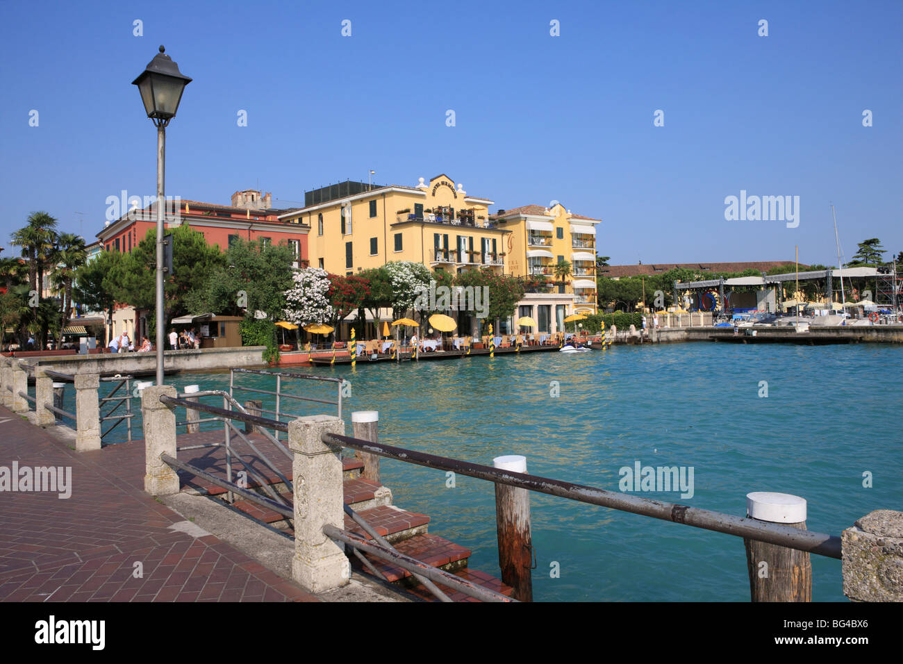 Sirmione sul Lago di Garda, laghi italiani, Lombardia, Italia, Europa Foto Stock