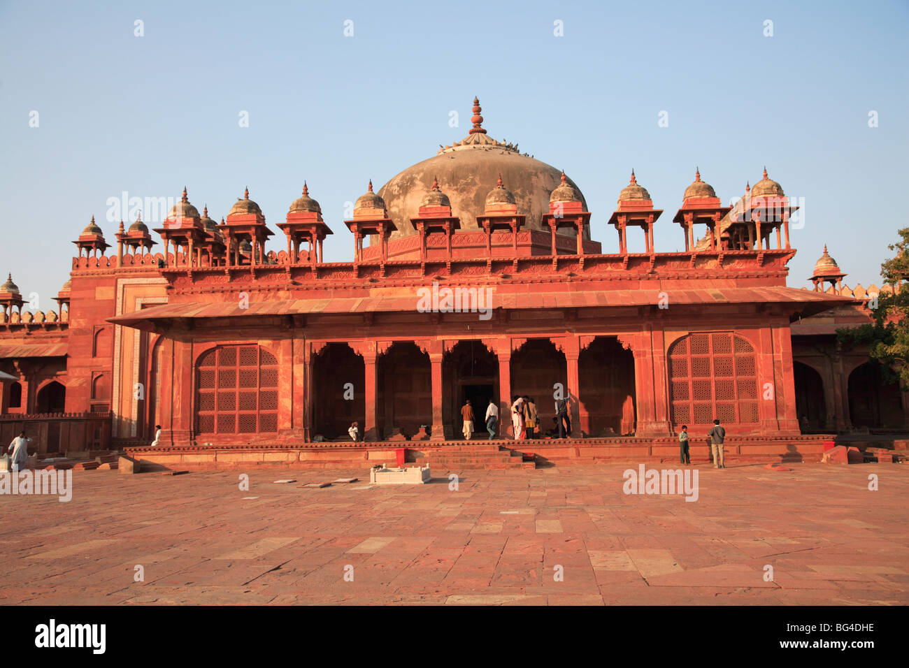 Tomba di Islam Khan, cortile interno della Jama Masjid, Fatehpur Sikri, Sito Patrimonio Mondiale dell'UNESCO, Uttar Pradesh, India, Asia Foto Stock