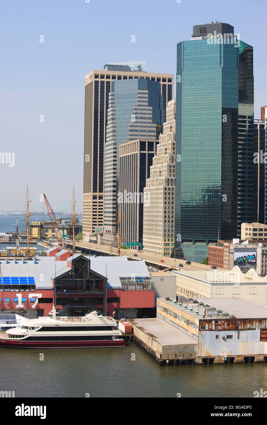 South Street Seaport e Lower Manhattan edifici, la città di New York, New York, Stati Uniti d'America, America del Nord Foto Stock