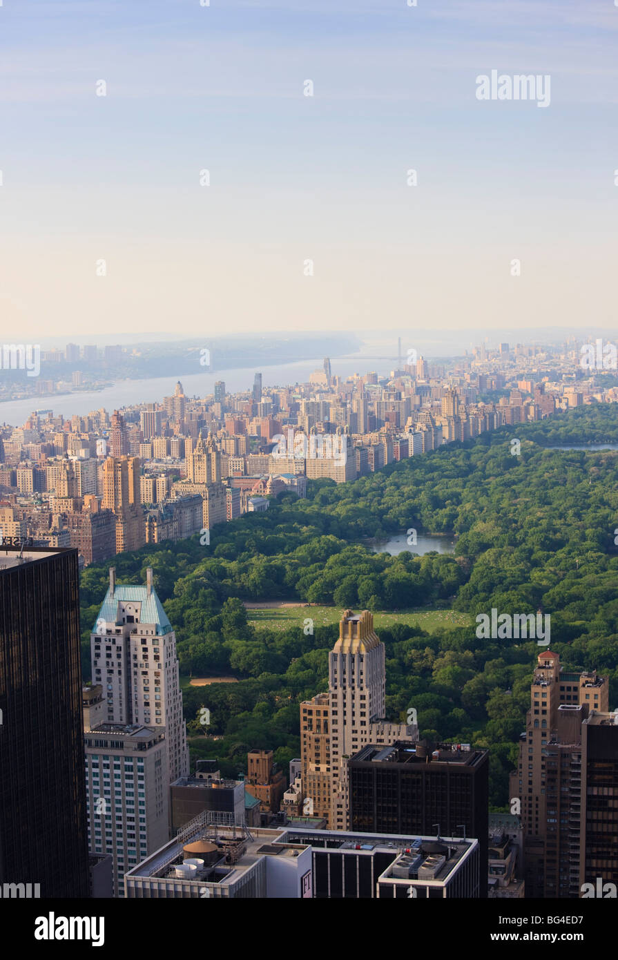 Vista su Central Park e la Upper West Side, dello skyline di Manhattan, New York, New York, Stati Uniti d'America Foto Stock