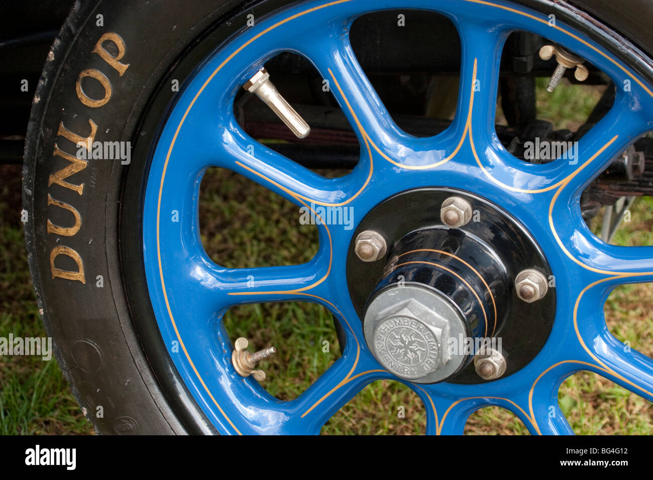 Auto classica ruota con pneumatico Dunlop, England Regno Unito Foto Stock
