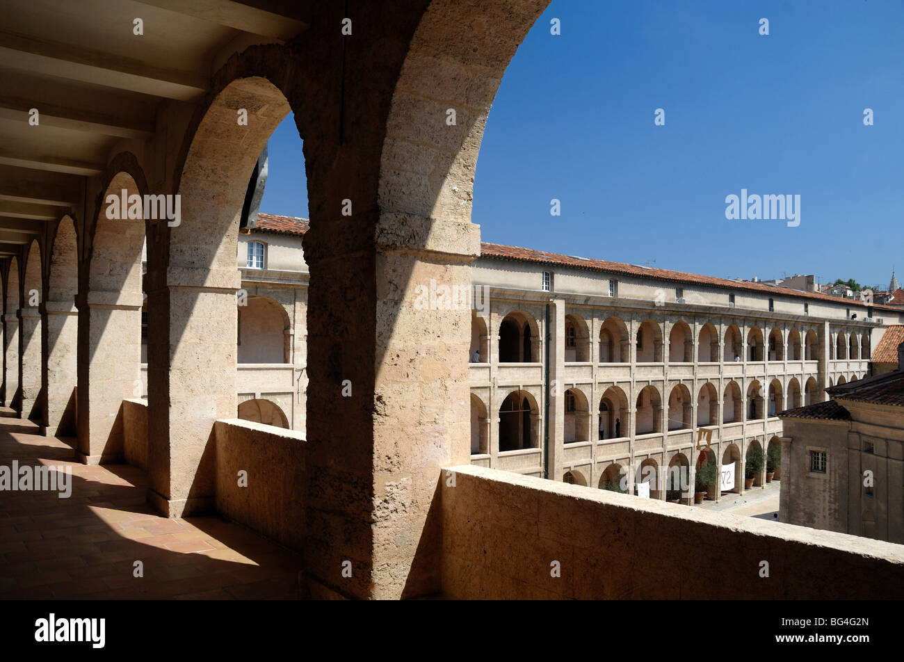 Courtyard la Vieille Charité Museum (1671-1749), ex Almshouse o Hospice di Pierre & Jean Puget, Panier, Marsiglia o Marsiglia, Provenza, Francia Foto Stock