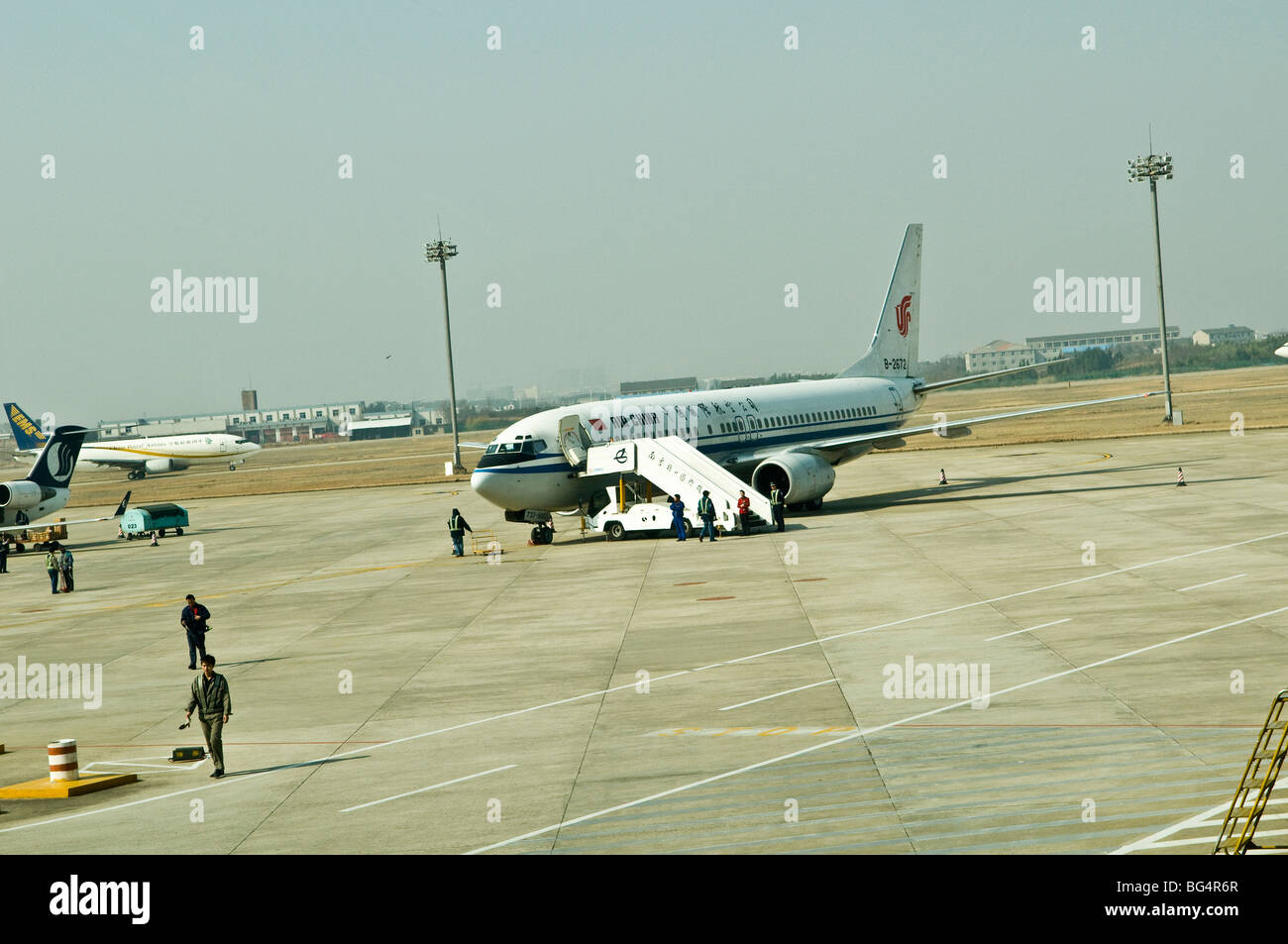 Il cinese per gli aerei in un aeroporto locale in Cina. Foto Stock