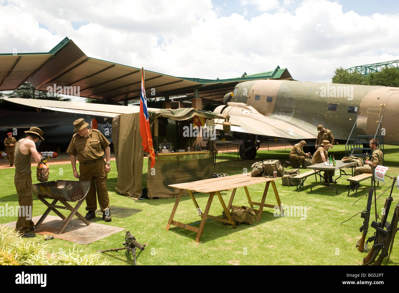 Esercito sudafricano re-enactors. South African Museo di Storia Militare. Johannesburb, Sud Africa. Foto Stock