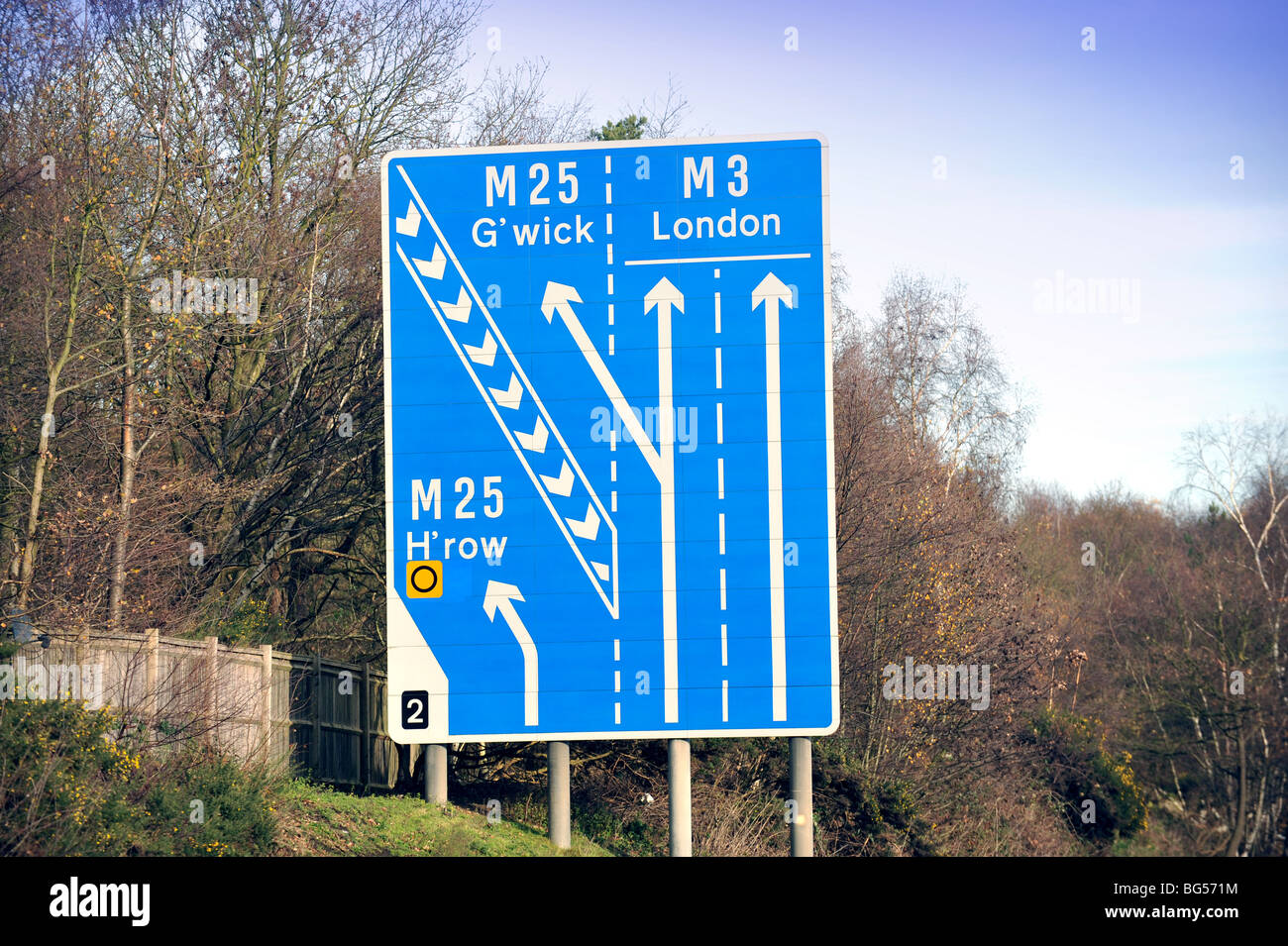 Regno Unito autostrada sighn stradale M25 M3 aeroporto di Gatwick Heathrow Airport Foto Stock