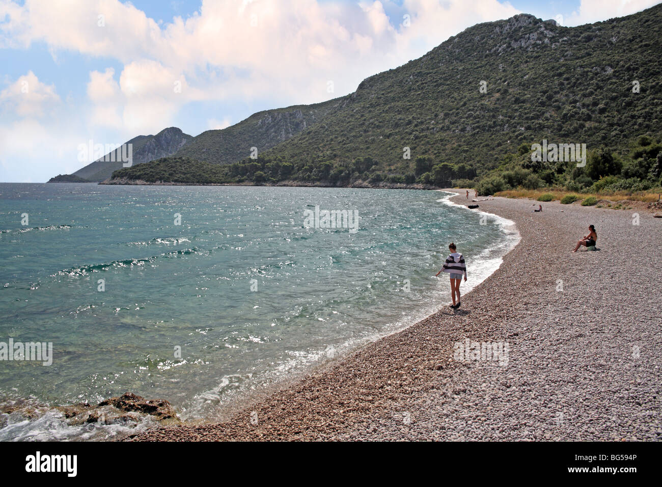 Croazia adriatico spiaggia di ciottoli di Duba Peljeska. Peninsola Di Peljesac. Foto Stock