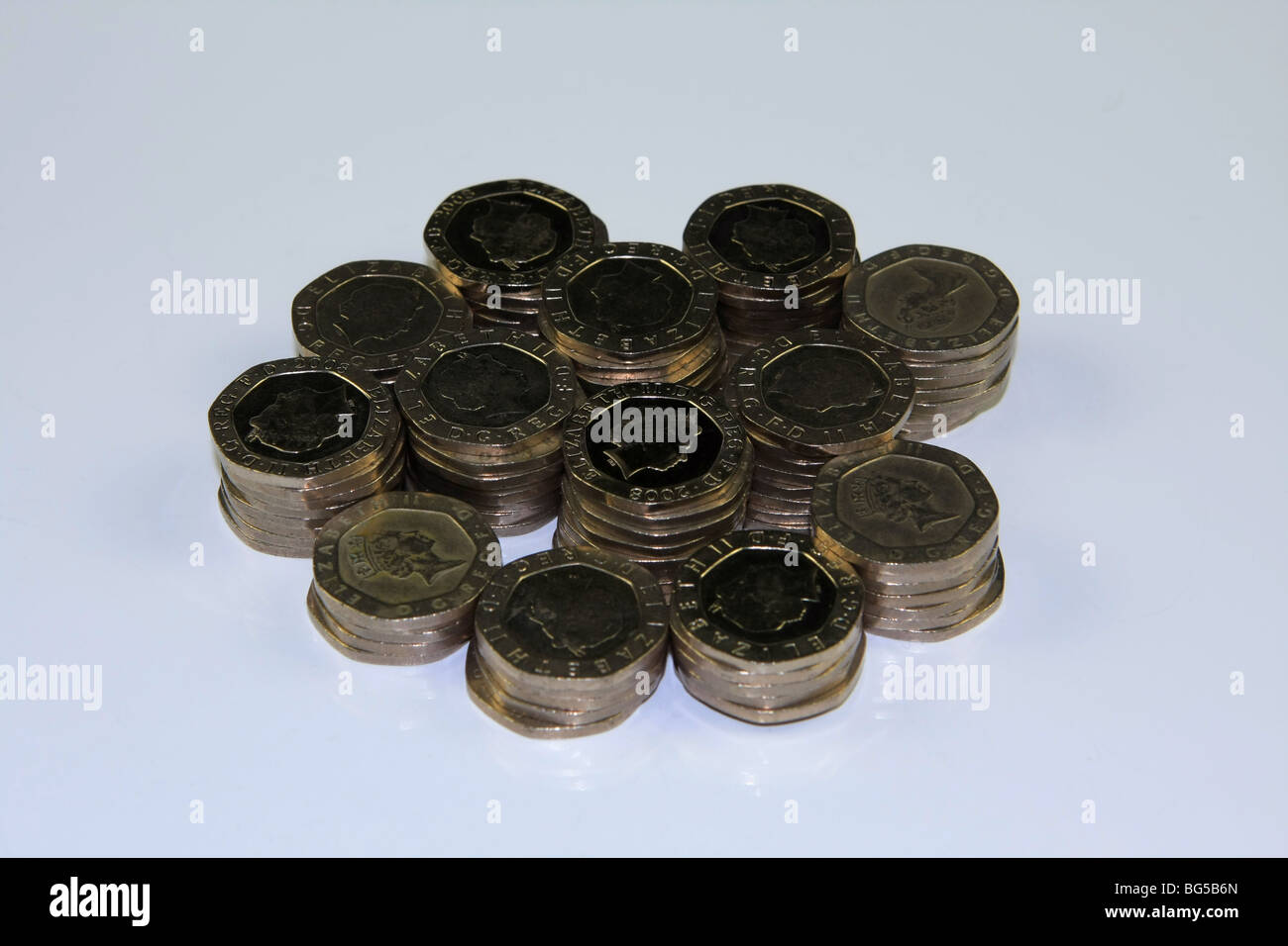Un gruppo di 20p delle monete in euro Foto Stock