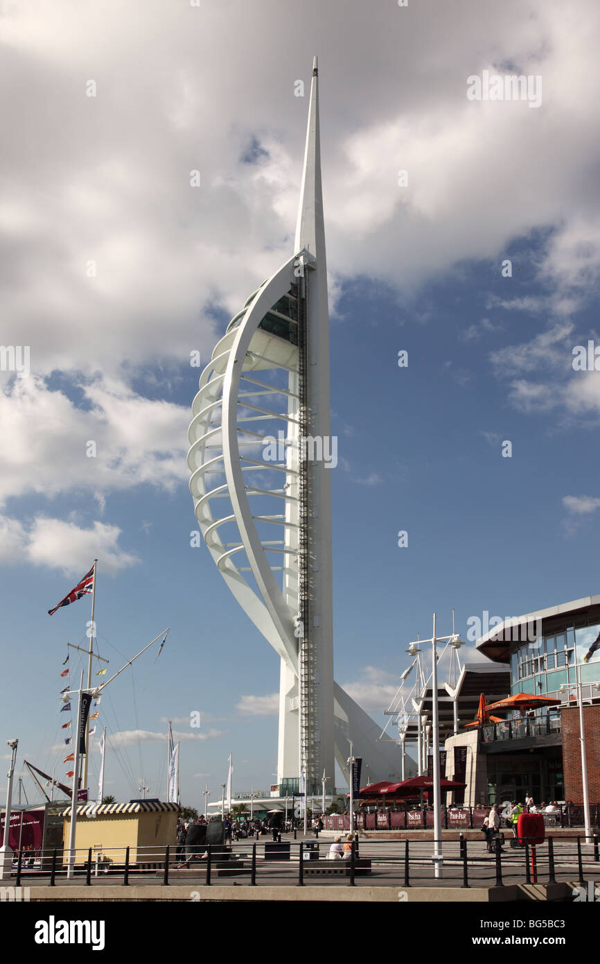 Spinnaker Tower, Gunwharf Quays, Portsmouth, Hampshire, Inghilterra Foto Stock