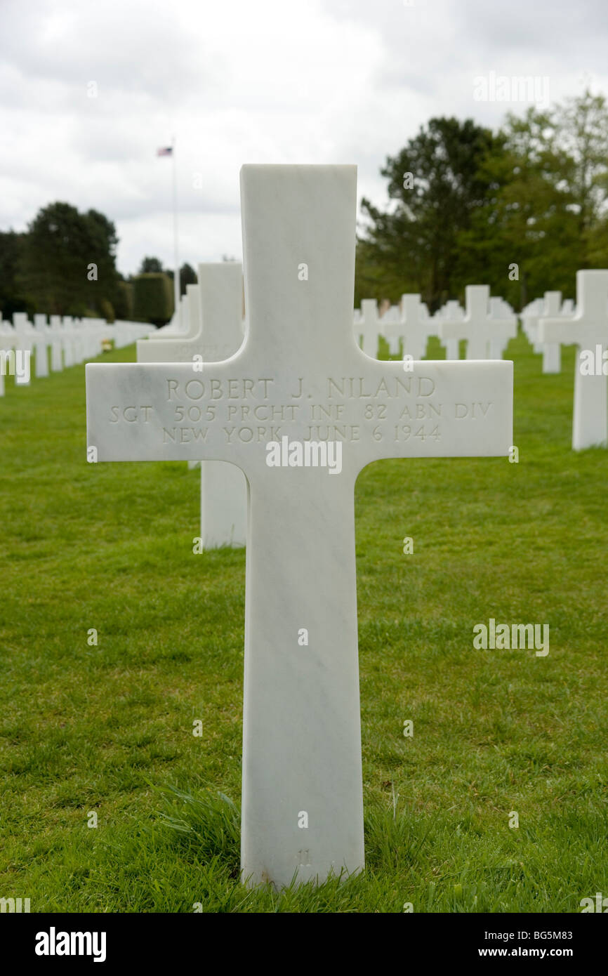 Tomba di Robert Niland uno dei due fratelli che hanno ispirato il film Salvate il soldato Ryan,Normandia American National Cemetery Foto Stock