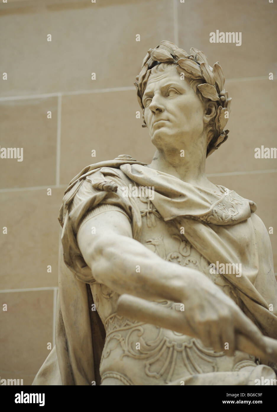 Statua di Giulio Cesare da Nicolas Coustou, il museo del Louvre, Parigi, Francia Foto Stock