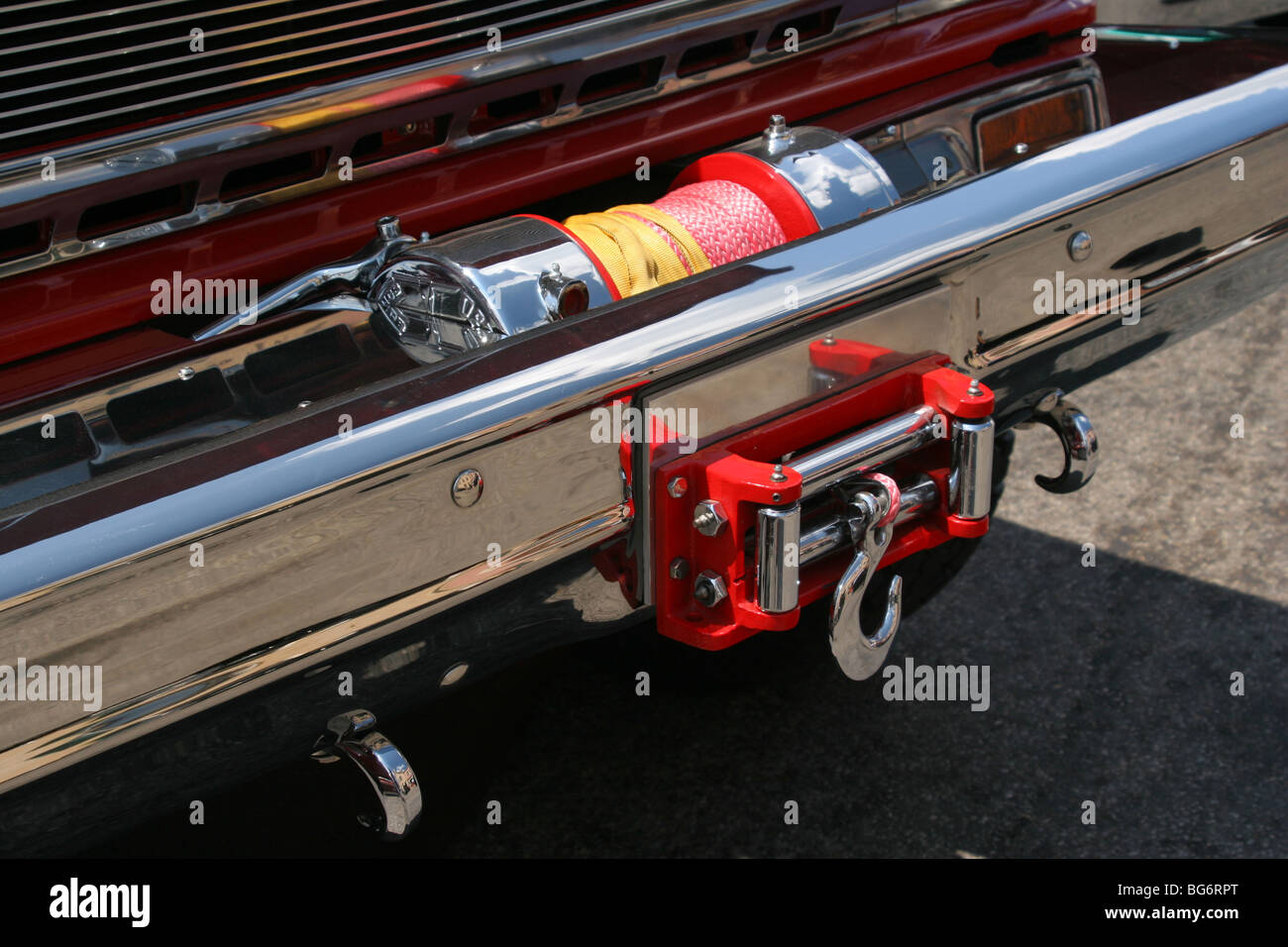 Il verricello sul paraurti del carrello. Foto Stock