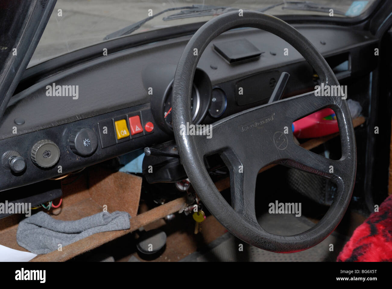 L'interno di un comunista era Trabant 601S'autovettura. Foto Stock