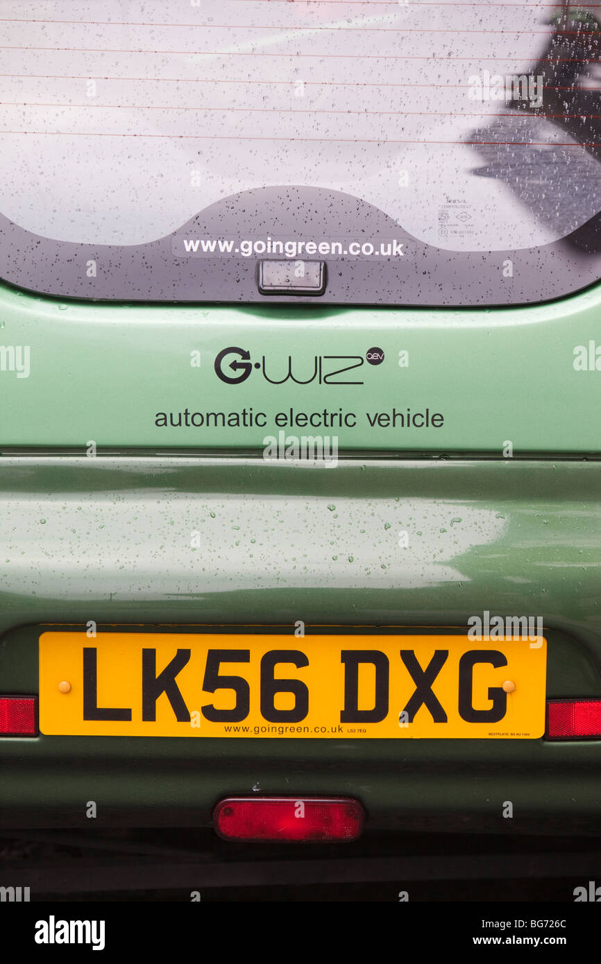 Un G-Wiz auto elettriche per le strade di Londra, Regno Unito. Tali veicoli a emissioni zero aiutano a combattere il cambiamento climatico. Foto Stock