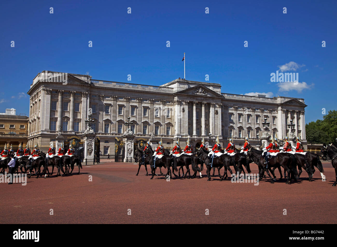 Horse Guards in Trooping il colore, Buckingham Palace a Londra, Inghilterra Foto Stock
