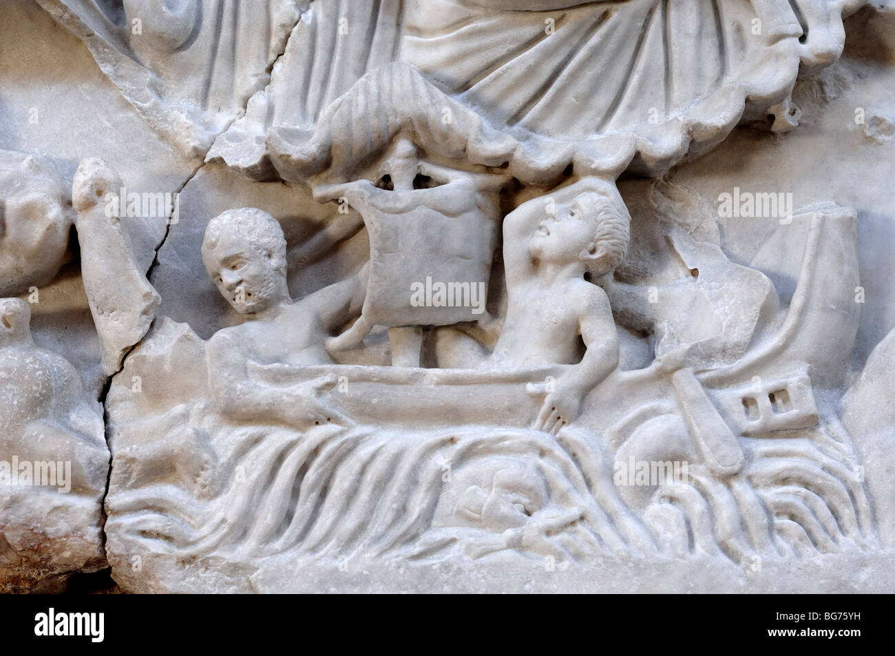 Giona o Giona sarcofago, c340AD, Bas-Relief in marmo romano su sarcofago o Tomb Carving dal cimitero di Alyscamps, Arles, Provenza, Francia Foto Stock