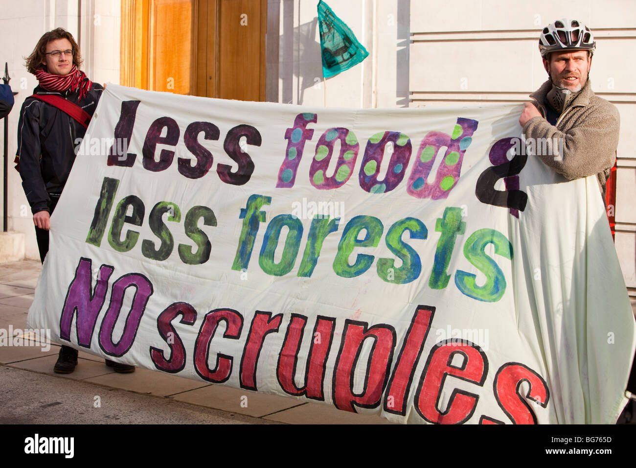 Dimostranti presso l'onda,il più grande cambiamento climatico protesta sempre a prendere posto nel Regno Unito, Londra Foto Stock