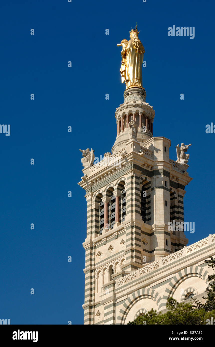 Chiesa torre o campanile e la Madonna e il Bambino di Notre Dame de la Garde Chiesa, Marsiglia o Marsiglia Provenza, Francia Foto Stock