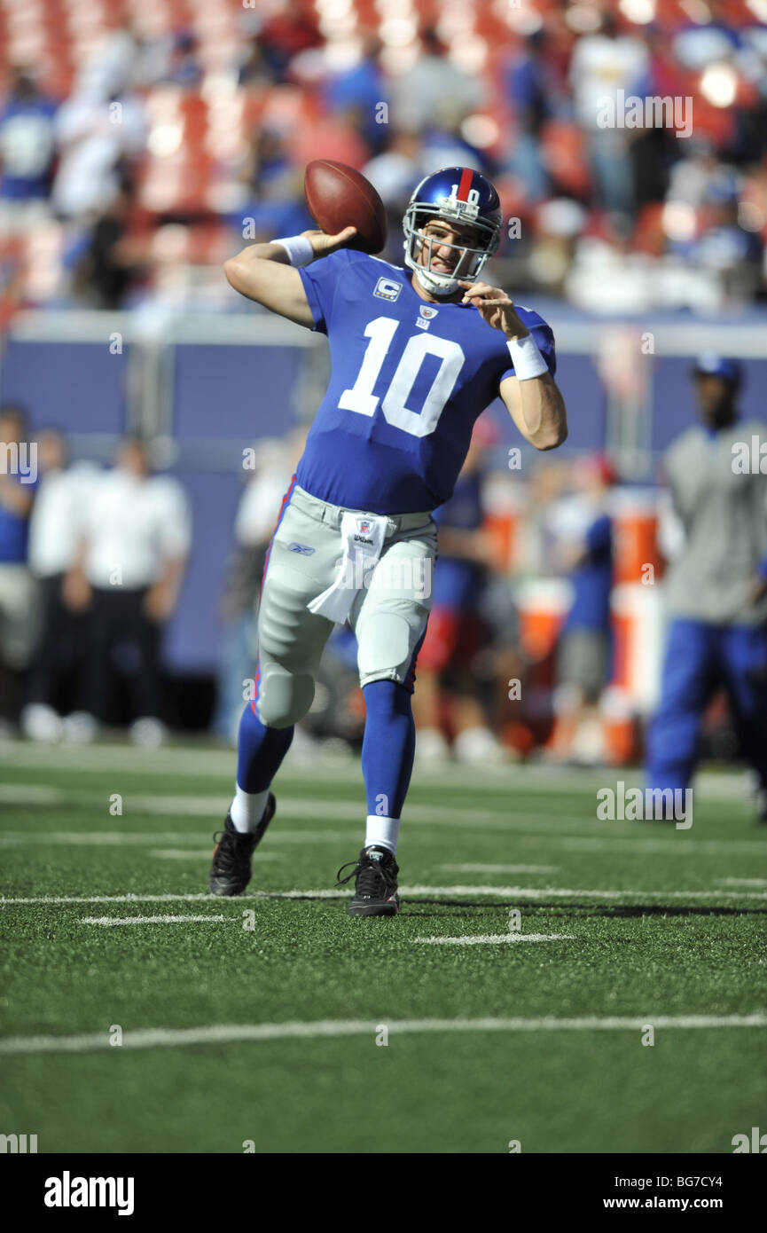 Eli Manning di New York Giants ottiene il pass il calcio Foto Stock