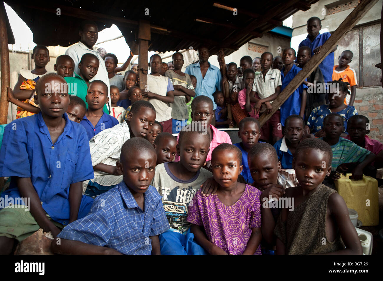 Bambini all'interno di un orfanotrofio in Amuria, Uganda, Africa orientale Foto Stock