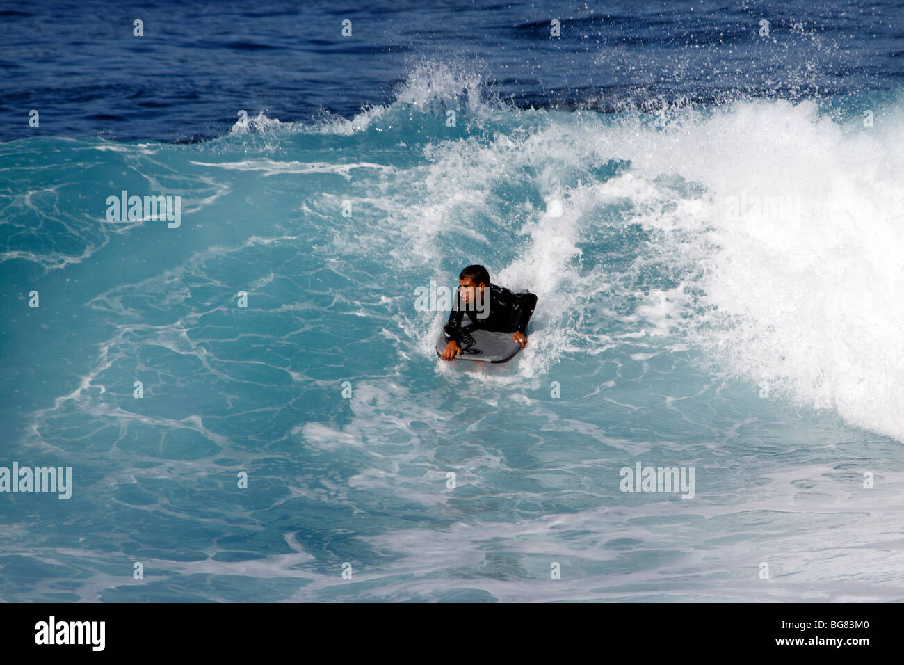 BODY BOARDING IN ATLANTICO SURF DI TENERIFE PER LE ISOLE CANARIE. Foto Stock