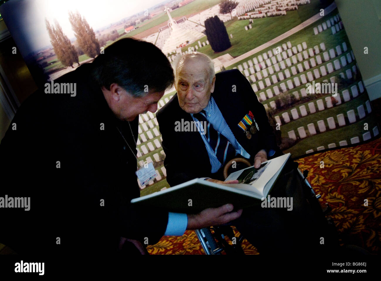 Henry Allingham,ww1 veterano eroe vecchio anziani la prima guerra mondiale, RICORDATO IL CANADA HOUSE CWGC 21ST DI MAGGIO 2007 Foto Stock