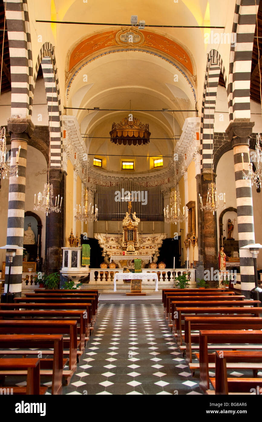 Interno del Al Mare Chiesa di Monterosso e le Cinque Terre Italia Foto Stock