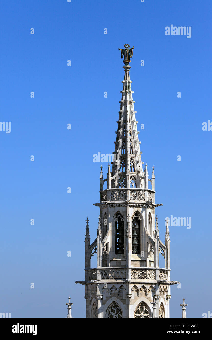 Vista della Città Nuova Hal dalla Chiesa di San Pietro (Peterskirche), Monaco di Baviera, Germania Foto Stock