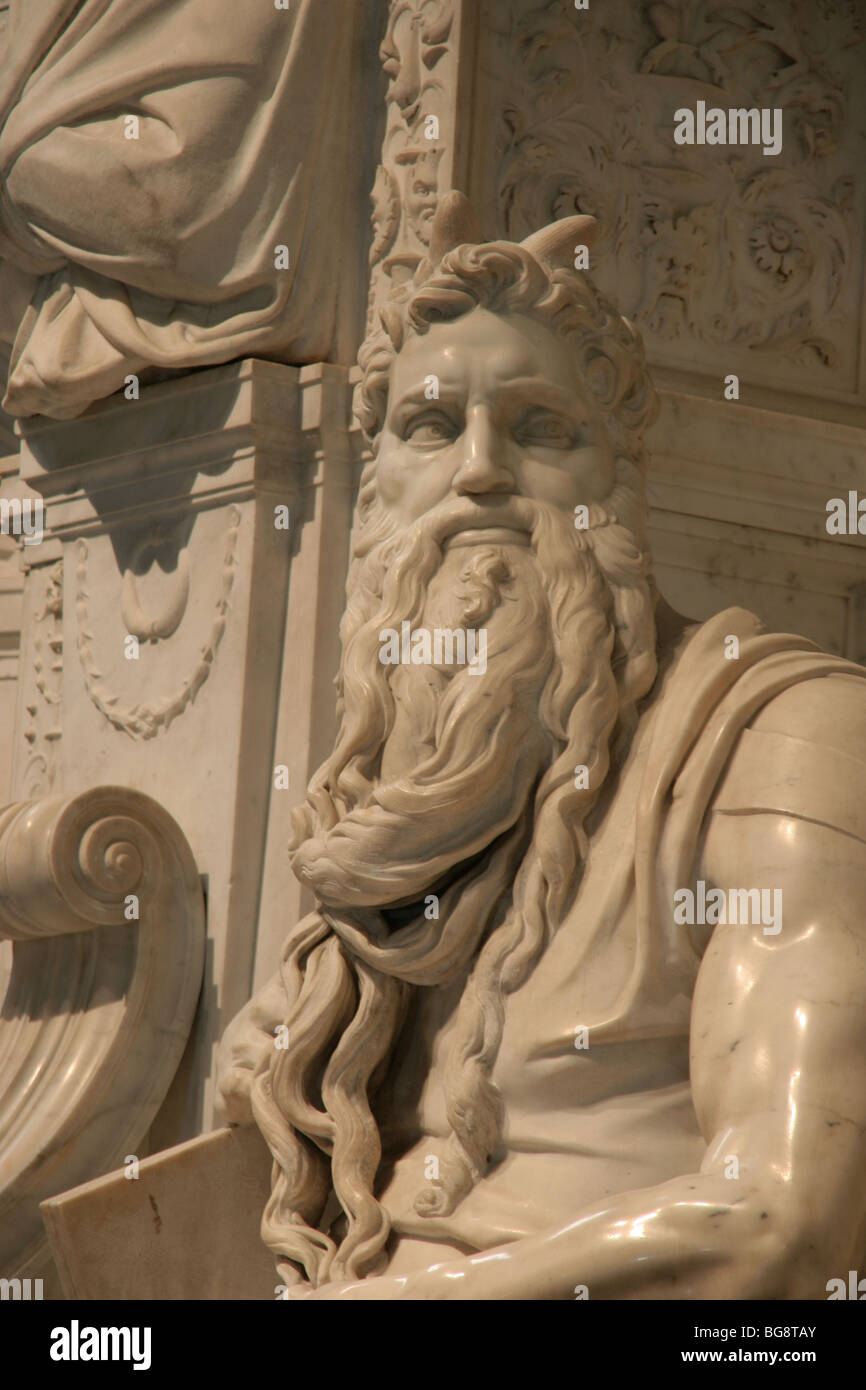 Il Mosè di Michelangelo. La scultura in marmo di Michelangelo Buonarroti 81513-1515), parte della tomba di papa Giulio II. Foto Stock
