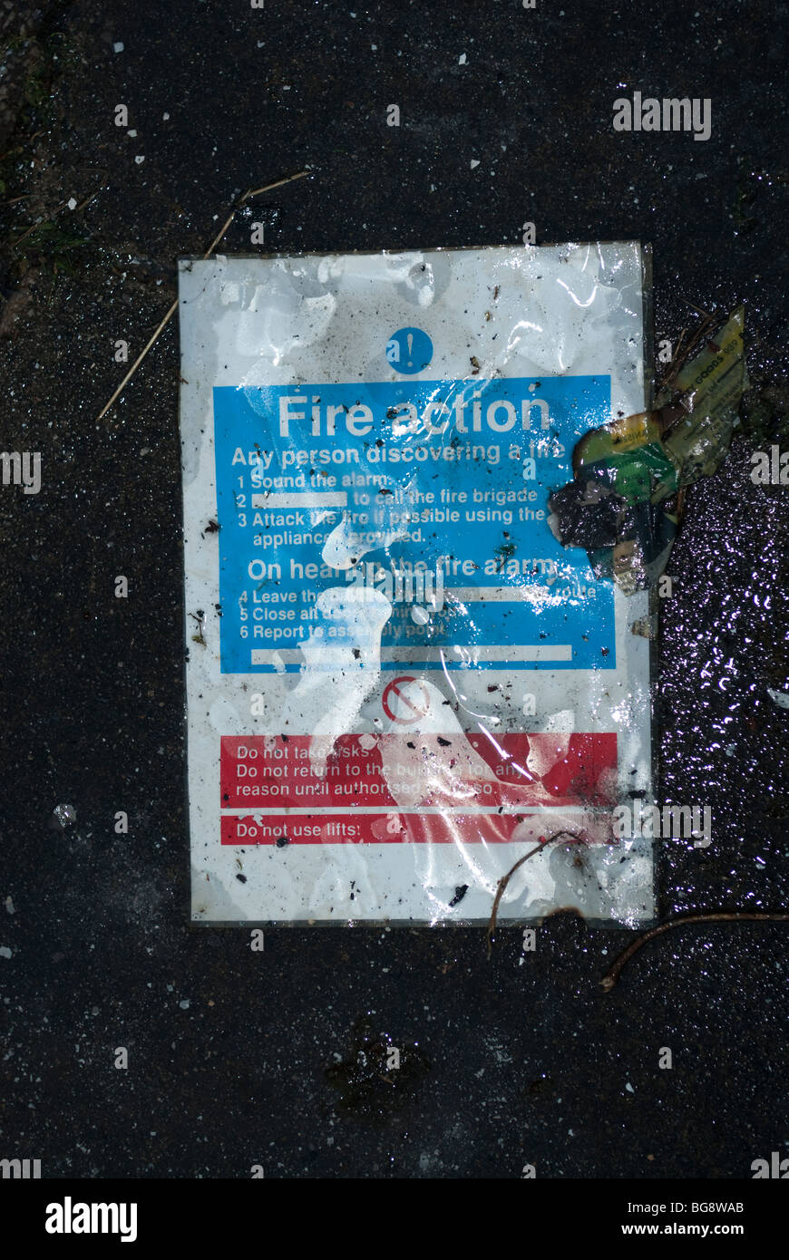 Azione incendio avviso Istruzioni bruciato dopo il fuoco Foto Stock