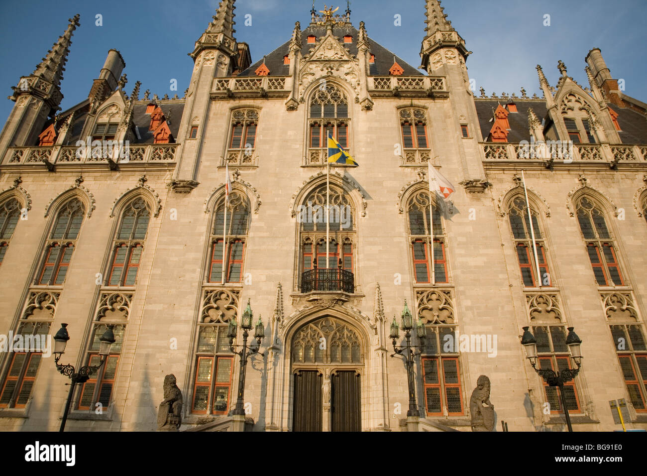 Palazzo provinciale, la piazza del mercato di Bruges, Belgio, Europa Foto Stock