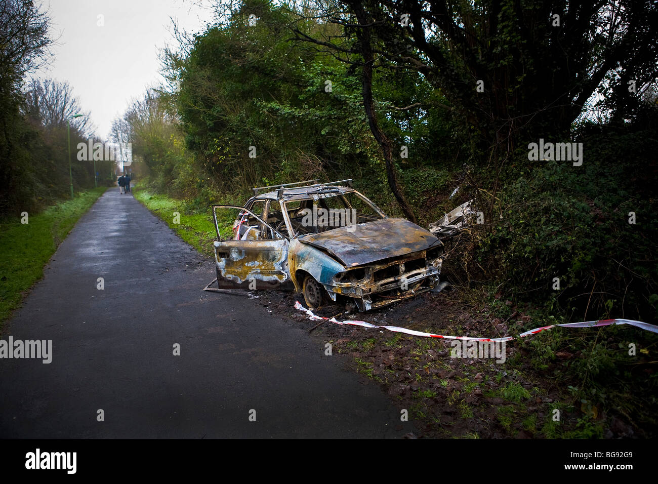 Bruciata Vauxhall Astra. Furto di auto bruciata dal joyriders Foto Stock