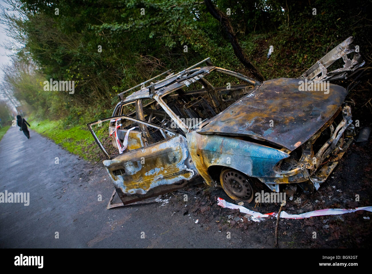 Bruciata Vauxhall Astra. Furto di auto bruciata dal joyriders Foto Stock