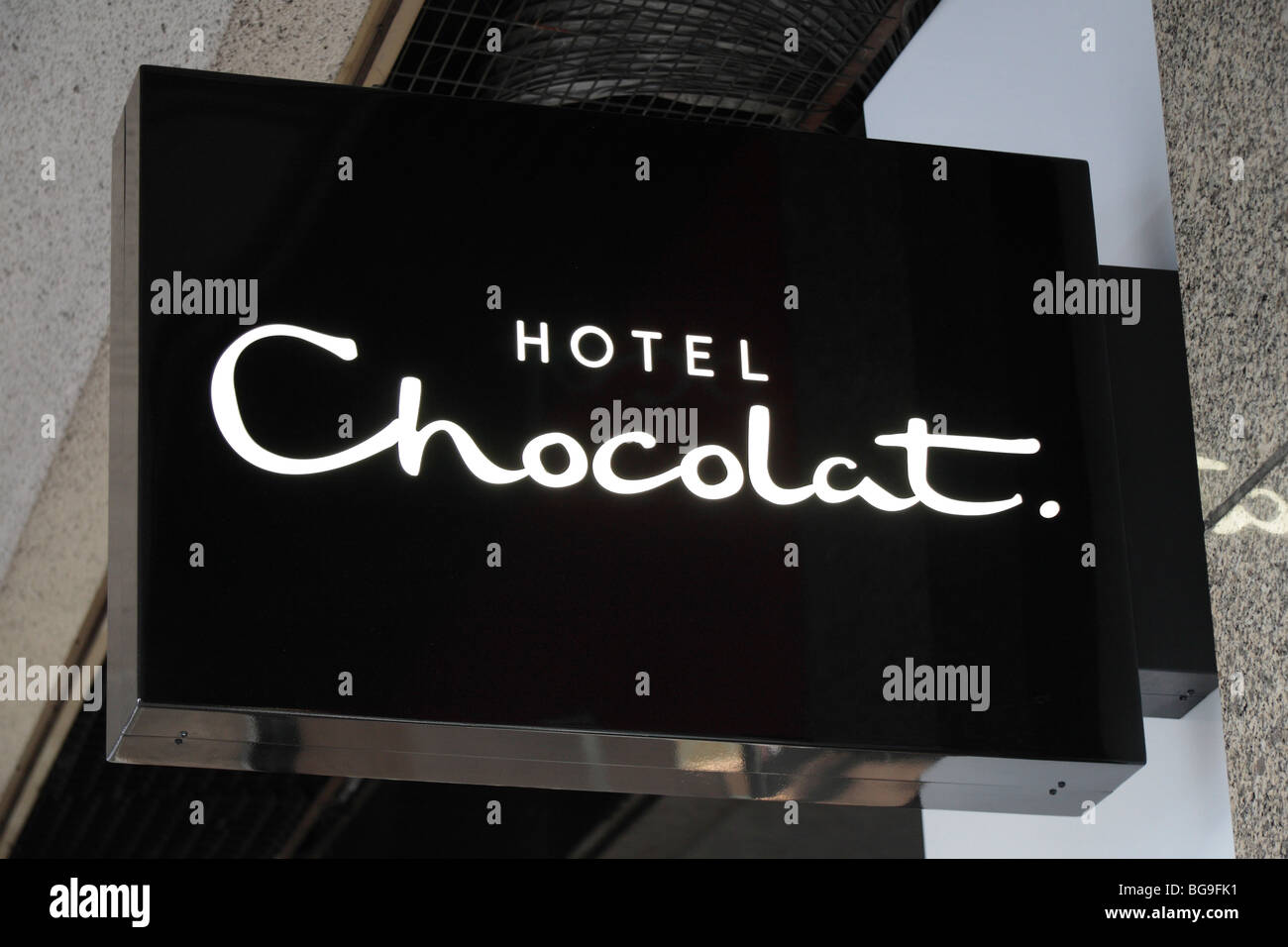 L'Hotel Chocolat, lusso pasticcieri, 'Coltivatore di cacao & Chocolatier', su Victoria Street, Londra, Regno Unito. Foto Stock