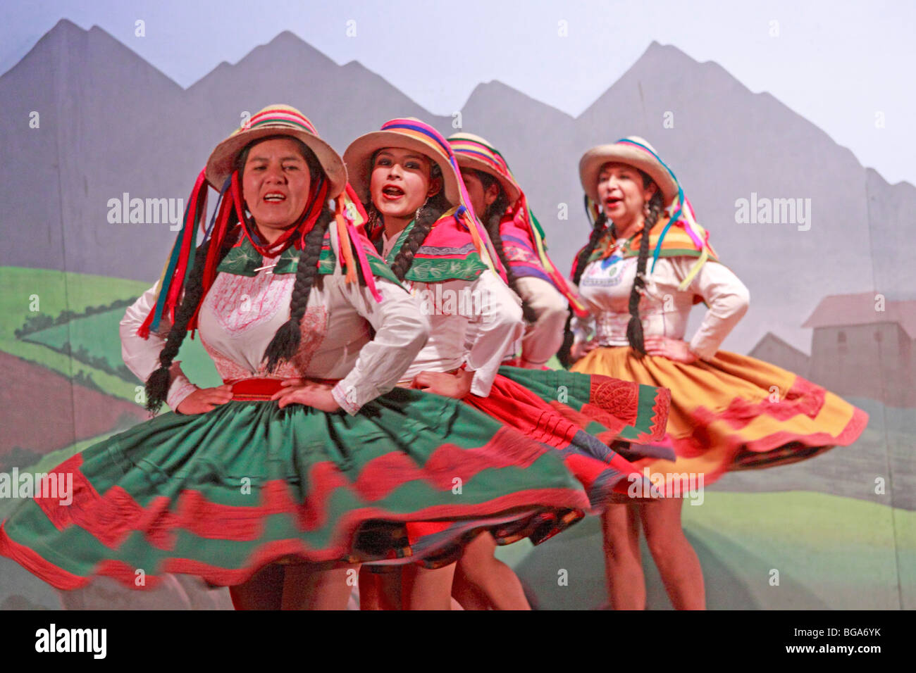 Prestazioni di danze tradizionali, Cuzco, Andes, Perù, Sud America Foto Stock