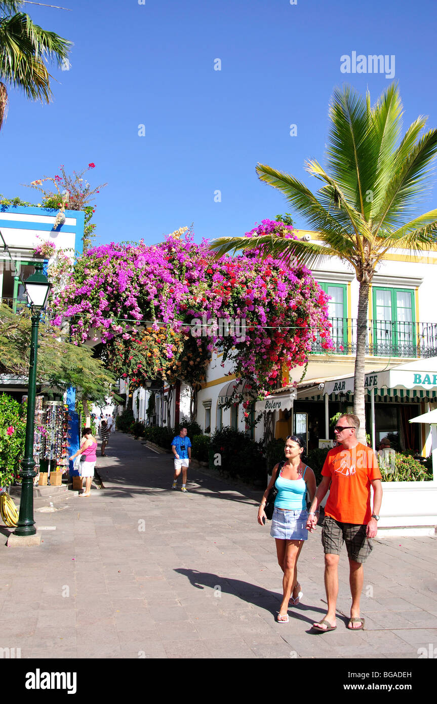 Harbourside promenade, Puerto de Mogan, Mogan comune, Gran Canaria Isole Canarie Spagna Foto Stock