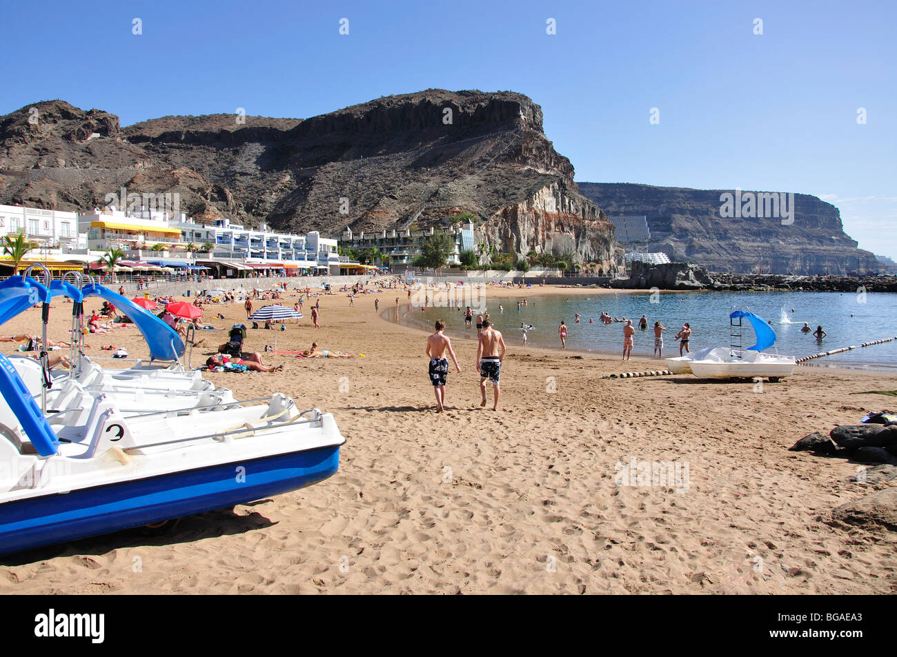 Vista della spiaggia, Playa de Mogan, Puerto de Mogan, Mogan comune, Gran Canaria Isole Canarie Spagna Foto Stock