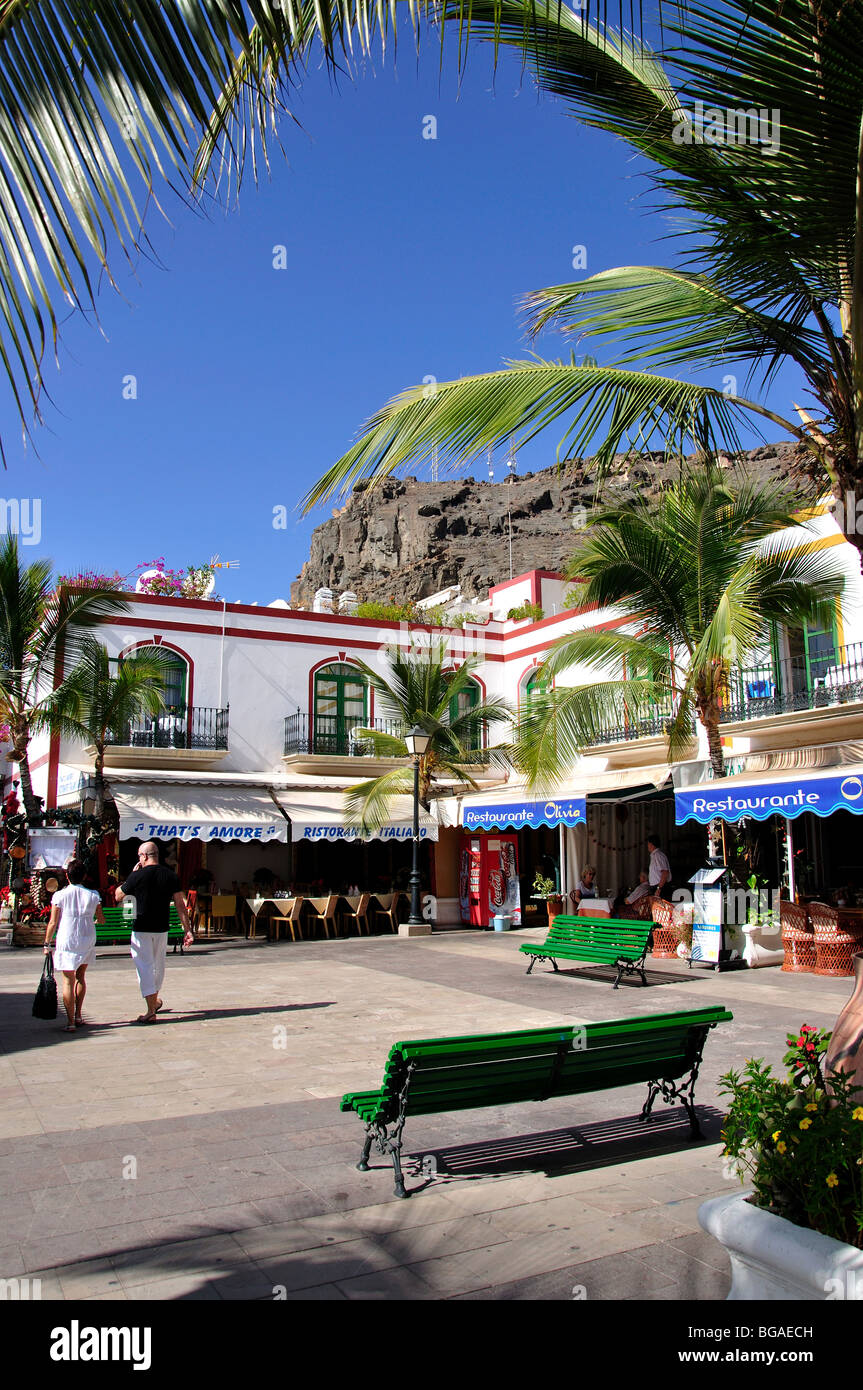Il Quayside plaza, Puerto de Mogan, Mogan comune, Gran Canaria Isole Canarie Spagna Foto Stock